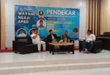 Photo of Wakil Ketua DPRD Lumajang Blak-blakan Menjawab Di “Wayahe Ngaji APBD” Bersama Aliansi Pendekar Lumajang