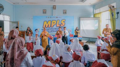 Photo of Pastikan MPLS Aman, Wabup Gresik Bu Min Sidak Sejumlah Sekolah