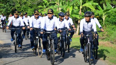 Photo of Nikmati Udara Pagi, Komandan dan PJU Puspenerbal Bersepeda Jelajahi Kawasan Juanda