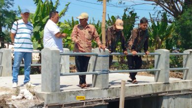 Photo of Tingkatkan Hasil Panen, Pemdes Sekargadung Dukun Bangun Dam Pintu Air di Sejumlah Titik Aliran Irigasi