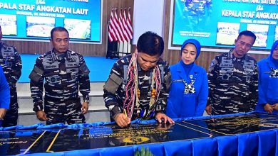 Photo of Dankodiklatal Saksikan Peresmian Sejumlah Fasilitas Satuan TNI AL di Sorong Papua