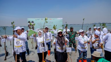 Photo of Penanaman 200.500 Mangrove: Upaya Signifikan Menuju Gresik Hijau dan Berkelanjutan