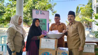 Photo of Dapat Program Jatim Puspa, Pemdes Mojopetung Salurkan Bantuan Modal Usaha