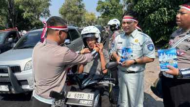 Photo of Satlantas Polres Gresik dan Jasa Raharja gelar aksi peduli keselamatan rayakan Kemerdekaan bagi Helm Gratis