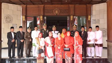 Photo of Nusantara Baru Indonesia Maju; Kapolres Gresik Hadiri Upacara HUT kemerdekaan RI ke 79 di Pemkab Gresik