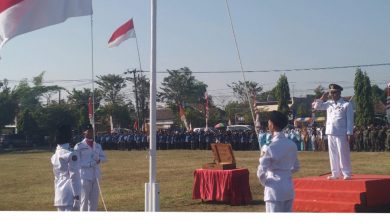 Photo of Upacara HUT Kemerdekaan RI Kecamatan Kedamean Berlangsung Khidmad Dan Meriah