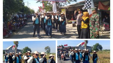 Photo of Semangat Kades Se-kecamatan Kedamean Ikuti Gerak Jalan Peringatan HUT RI Ke-79, Tulung – Belahanrejo