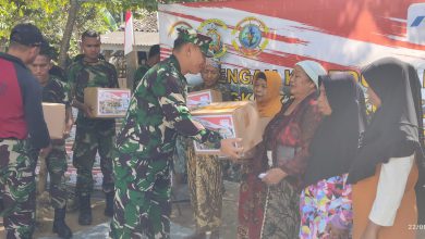 Photo of Di Tengah Lattek Dikko Marinir, Siswa Kodiklatal Bersama Warga Banyuwangi Bersinergi