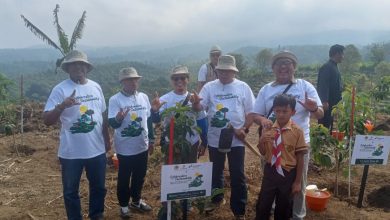 Photo of Penanaman Bersama di Lokasi Areal Kompensasi Asal Tukar Menukar Kawasan Hutan oleh PT Pertamina EP