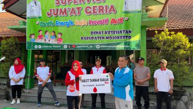 Photo of Aksi Gizi, Bupati Mojokerto Bersama Kepala Dinas Kesehatan Lakukan Giat Jum’at CERIA Di SMKN 1 Jatirejo