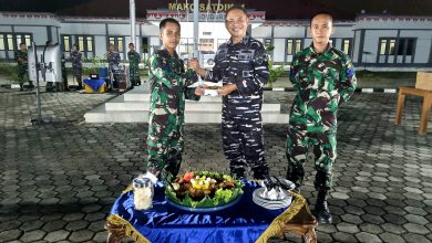 Photo of Penuh Suasana Haru, Satdik – 1 Kodiklatal Tanjung Uban Gelar Syukuran dan Lepas Dikmata 44