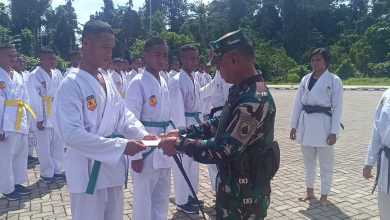 Photo of Satdik – 3 Kodiklatal Sorong Laksanakan Ujian Kenaikan Sabuk Karate Siswa