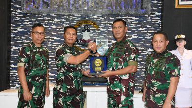 Photo of Puslatdiksarmil Kodiklatal Terima Kunjungan Tim Secapa TNI AD Dalam Rangka Studi Banding