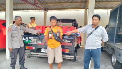 Photo of Polsek Kabuh Jombang Gagalkan Pengiriman Ratusan Botol Miras Berbagai Merk Antar Wilayah