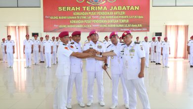 Photo of Penuhi SDM Berkualitas, Danpusdikart dan Danpusdikbanpur Kodikmar Kodiklatal Diserahterimakan