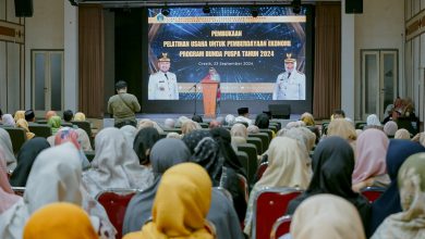 Photo of Tekan angka kemiskinan: Wabup Gresik Buka Pelatihan Usaha Untuk Pemberdayaan Ekonomi Program Bunda Puspa Tahun 2024