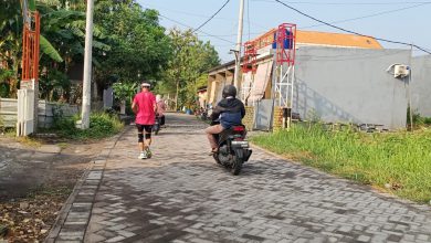 Photo of Pavingisasi Jalan Lingkungan Jadi Program Prioritas Pemdes Kembangan