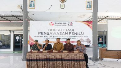 Photo of Panwascam Manyar Gelar Sosialisasi Netralitas ASN, TNI-POLRI dan Kades di Pilkada 2024