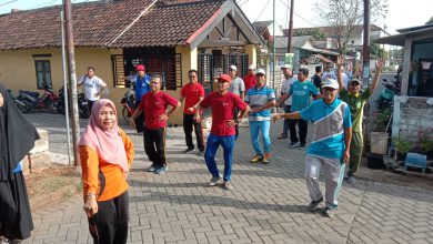 Photo of Warga Sidomulyo Semakin Sehat Ikuti Senam SKJ Bareng Perangkat Desa Dan Kecamatan Sidayu