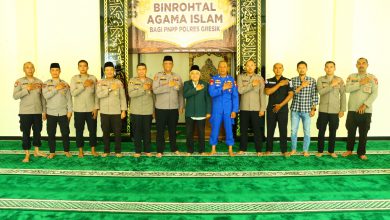 Photo of Binrohtal Polres Gresik bersama Ustadz Awaluddin