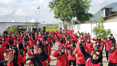 Photo of Emak – Emak gemes Brengose saat Senam bareng Calon Bupati dan Wakil Bupati Tulungagung