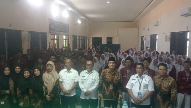 Photo of Sekda Kabupaten Gresik Hadiri Launching Madrasah Bersih Narkoba (Bersinar) Di MAN 2 Gresik