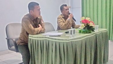 Photo of Perum Perhutani KPH Blitar Serahkan Sharing Produksi Sengon tahun 2023 Kepada LMDH