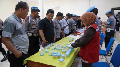 Photo of Antisipasi Penyalahgunaan Narkoba, Polres Jombang Gelar Tes Urine Dadakan