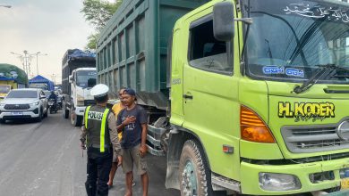 Photo of Operasi Zebra Semeru 2024, Satlantas Polres Gresik Tindak Puluhan Truck di Jalur Utara