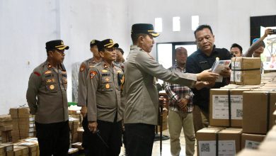 Photo of Kapolres Pastikan Keamanan dan Kesiapan Pilkada 2024, Cek Gudang Logistik KPU Jombang