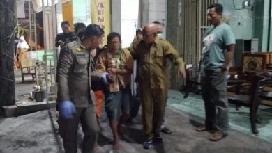 Photo of Dinsos Gresik Amankan ODGJ Yang Meresahkan Warga Domas