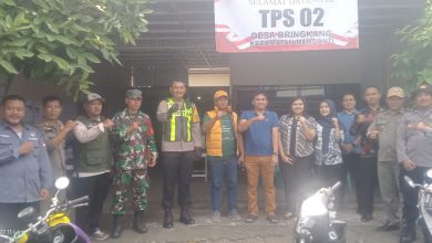 Photo of Pastikan Pemilu Berjalan Kondusif, Kapolsek Menganti Lakukan Patroli Ke TPS-TPS Di Wilayah Kecamatan Menganti