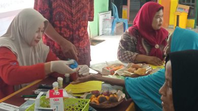 Photo of Sayangi Lansia dan Balita, Pemdes Racikulon Gandeng Puskesmas Sidayu Gelar Pemeriksaan Kesehatan Gratis