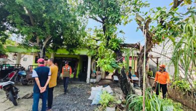 Photo of Dua Desa Di Kecamatan Ujung pangkah Diterjang Angin Puting Beliung