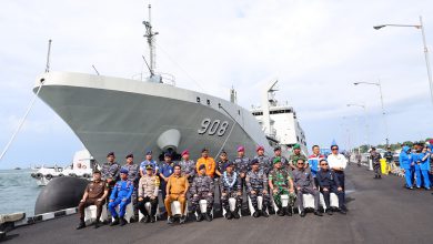 Photo of Dansatdik-3 Hadiri Penyambutan KRI Balongan-908 di Dermaga Lantamal XIV Sorong