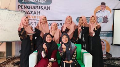 Photo of Pesantren Al-Miftah Gelar Seminar Kewanitaan “Pentingnya Belajar Haid, Nifas, dan Istihadhoh” Bareng Bu Nyai Hj Nafiatul Fitriyah Anjani