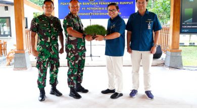 Photo of Petrokimia Gresik Perkuat Komitmen Pada Lingkungan Melalui Program Penghijauan Di Lapangan Kodikmar Surabaya