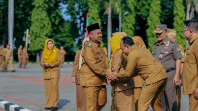 Photo of Pimpin Apel Perdana Awal Tahun 2025, Bupati Gresik Tegaskan Kepada ASN Untuk Tingkatkan Layanan Kepada Masyarakat