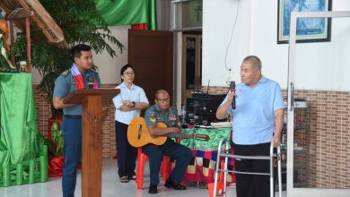 Photo of Wujudkan Cinta Kasih Natal, Panitia Natal TNI AL Wilayah Surabaya Kunjungi Panti Jompo dan Panti Asuhan