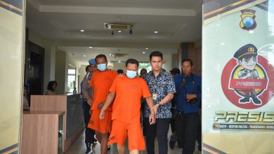 Photo of Pelaku Perampokan di Perum De Naila Gresik Berhasil Di Ringkus Satreskrim Polres Gresik, Satu Pelaku Masih DPO