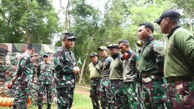 Photo of Dirdok Kodiklatal Tinjau Lanjutan Lattek Berganda Siswa Dikmata AL Angkatan 44/2