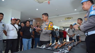 Photo of Mitigasi Senjata Api, Polres Gresik Gelar Pemeriksaan Rutin