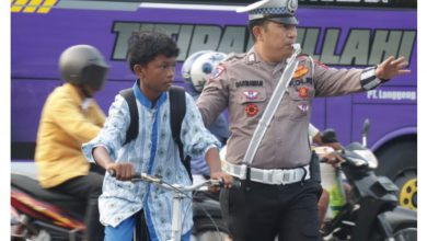 Photo of 100 Anggota Jaga Jalan Saat Pagi Hari Jadi Program Polres Sampang