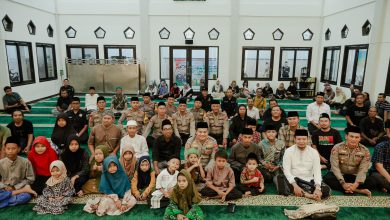 Photo of Berkah Ramadhan, Kapolres Jombang Santuni Anak Yatim Panti Asuhan As-Sholihin