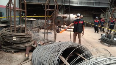 Photo of Laka di Pabrik  Gresik  Pekerja Tewas Tertimpa Gulungan Kawat 2 Ton