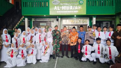 Photo of Upacara Bendera dan Lomba Tumpeng Meriahkan Hardiknas 2025 di Desa Berwawasan Pendidikan Betoyokauman Gresik
