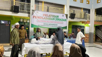 Photo of Pemdes Gedangan Gresik Latih Warga Tentang Pemulasaran Jenazah