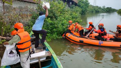 Photo of Cegah Penyakit dan Jaga Ekosistem, Sukorejo Gelar Aksi Bersih Kali Lamong