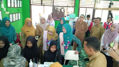 Photo of Ketua TP PKK Gresik Blusukan, Ajak Remaja Putri UPT SMPN 9 Gresik Cegah Anemia