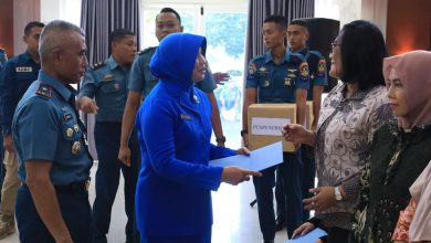 Photo of Jelang HUT ke-69 Penerbangan TNl AL, Puspenerbal Berikan Taliasih kepada Warakawuri